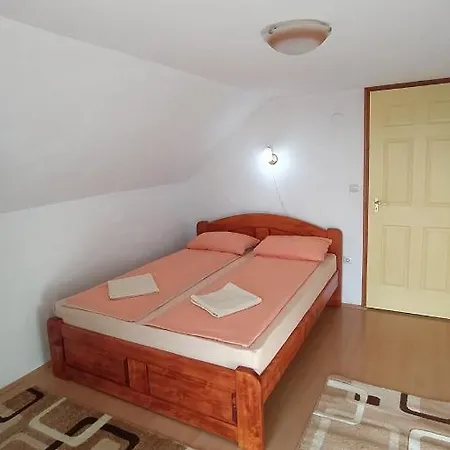 Anna Ilona Vendeghaz Guest house