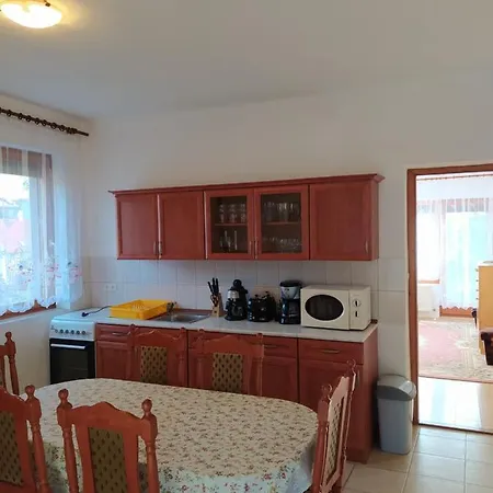 Anna Ilona Vendeghaz Guest house